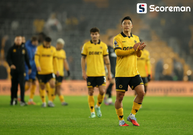 울버햄튼, 맨유에 1-4 대패 무승 지속... 황희찬 벤치